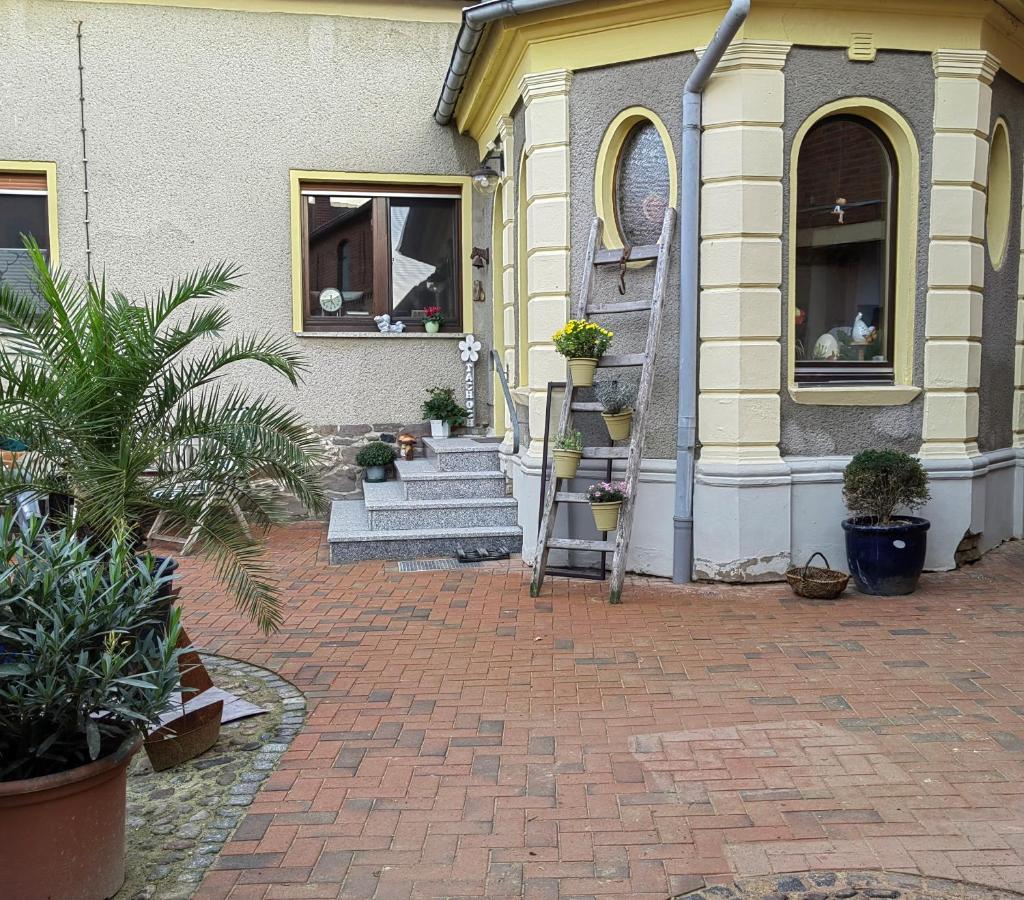 Pension Claudia Gueldenpfennig Tangermuende Exterior photo